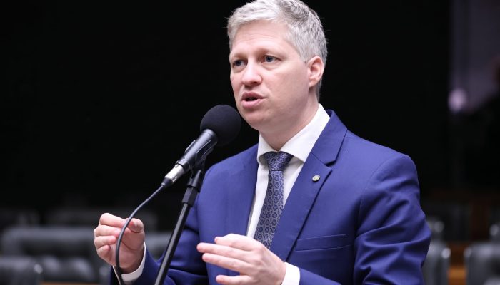 Moraes sofrerá impeachment com Flávio ou Lula, diz Van Hattem