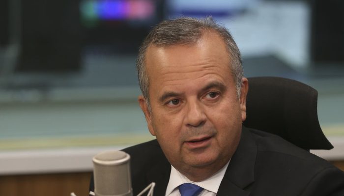 Rogério Marinho é levado ao hospital após mal-estar