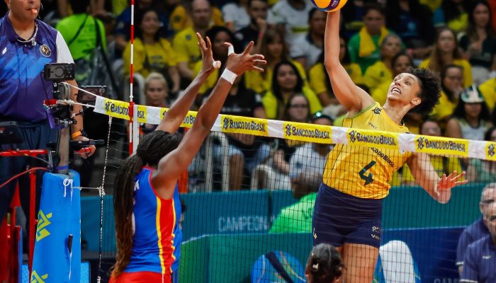Brasil vence a terceira e lidera Sul-Americano feminino de vôlei
