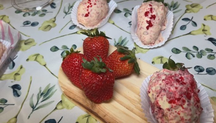 Morango cravejado: a sobremesa viral que encontrou um morango mais caro e escasso