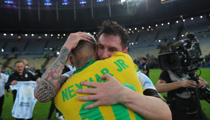 Neymar homenageia Messi antes do último jogo do argentino pela seleção