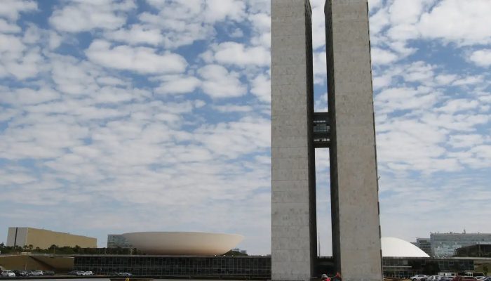 Presidente do Senado marca para segunda votação do fim da escala 6x1