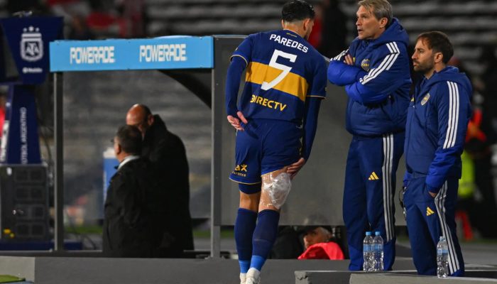 Principal jogador do Boca, Paredes sente lesão antes de jogo contra o Vasco