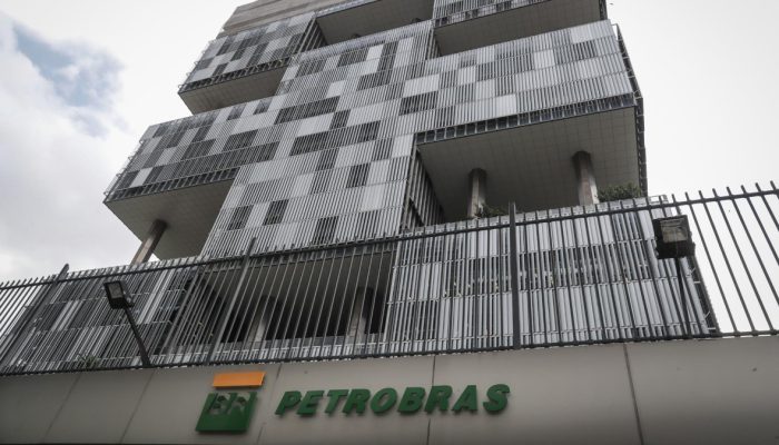Petrobras chega a R$ 800 bilhões em valor de mercado e bate recorde histórico