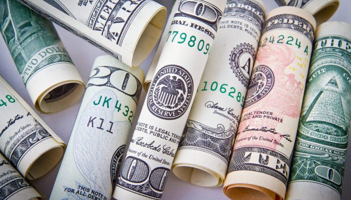Dólar abre sessão desta segunda-feira, na reta final da eleição