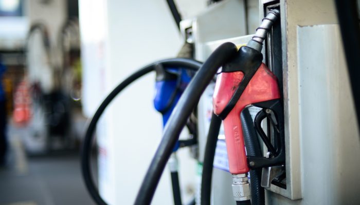 Governo nega caráter eleitoral em nova isenção de impostos sobre a gasolina