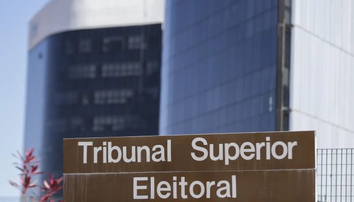 TSE barra anúncios de Lula acusando Flávio de ser contra escala 6x1