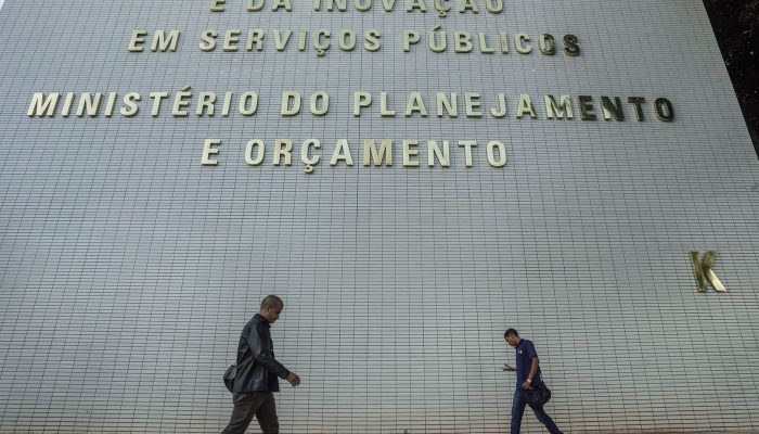 Governo pretende realocar R$ 20 bilhões no Orçamento de 2027