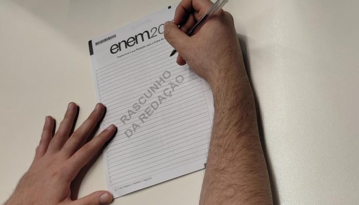 O que 5 redações nota mil no Enem têm em comum e dicas para mandar bem