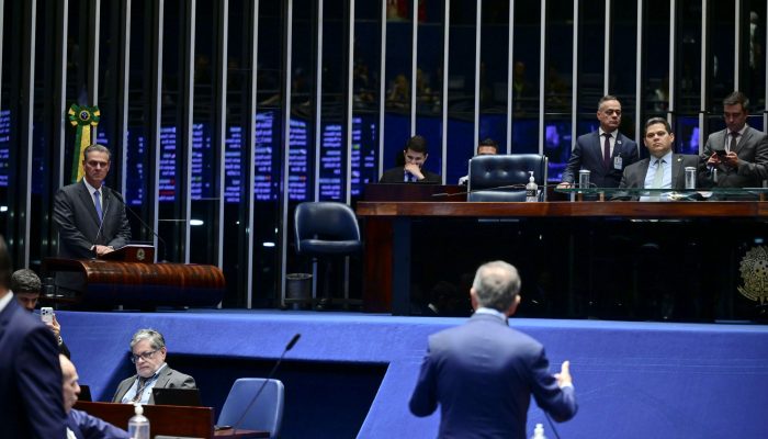 Alcolumbre e Marinho trocam farpas após adiamento de PEC da Segurança