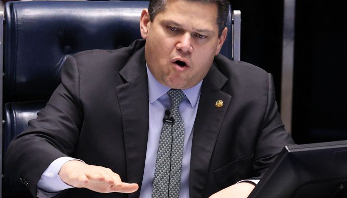 Alcolumbre vai promulgar fim da escala 6x1 nesta sexta