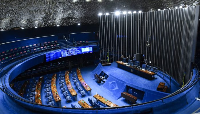 PL cresce 35% no Senado, Centrão encolhe e PT fica estagnado