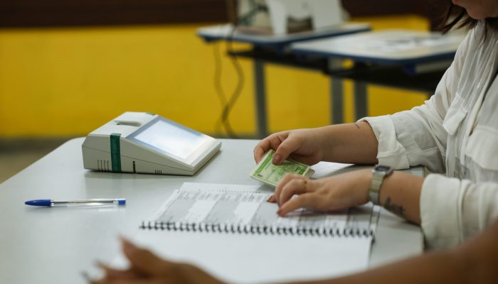Mesário tem direito a folga? Veja benefícios de trabalhar na eleição