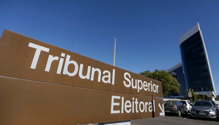 TSE dá 24 horas para Meta comprovar paridade nas campanhas de Lula e Flávio