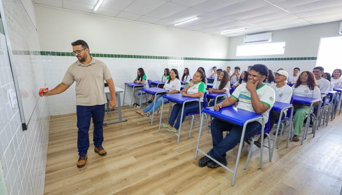 PND é aplicada neste domingo para quase 626 mil professores